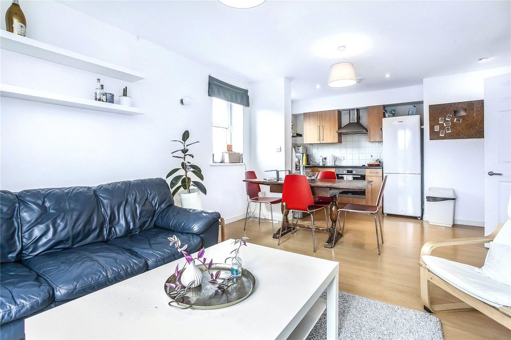 Property photo 1 of 14 Reception/Kitchen