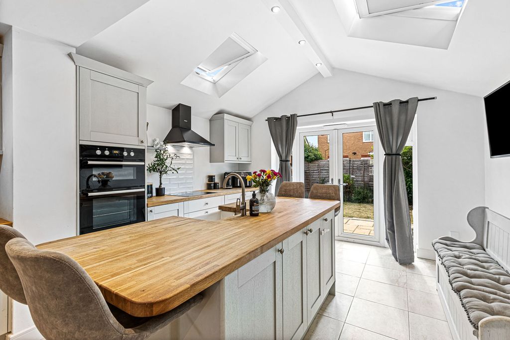 Property photo 1 of 19