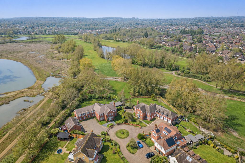 Property photo 2 of 46