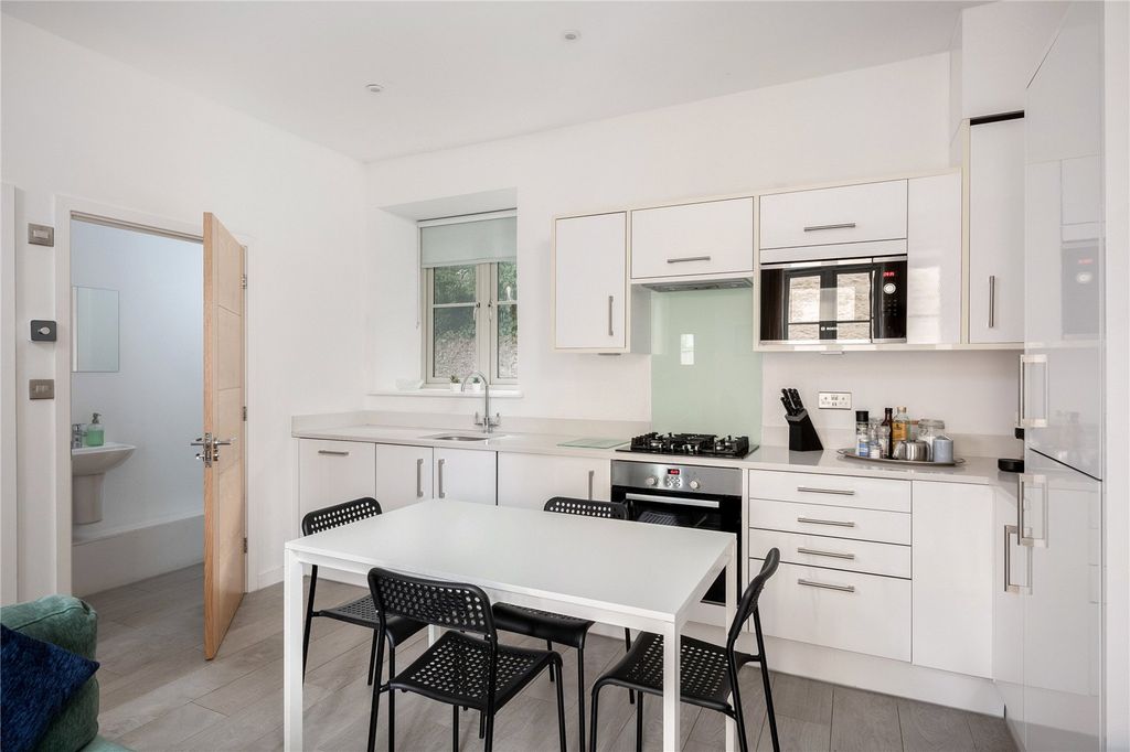 Property photo 2 of 12 Picture No. 06