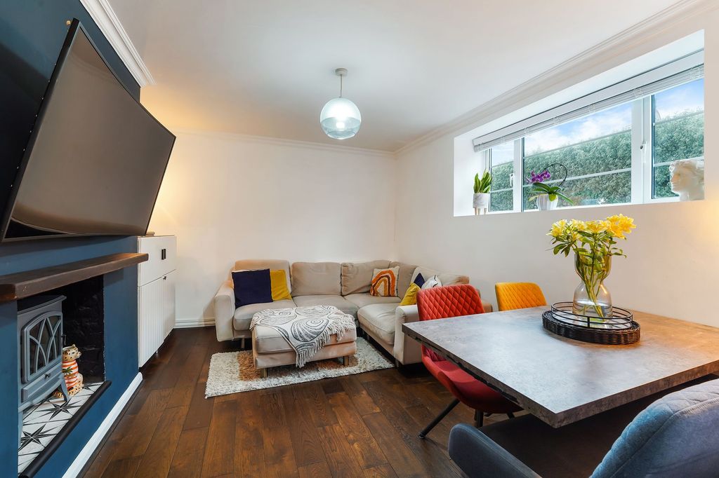 Property photo 2 of 9