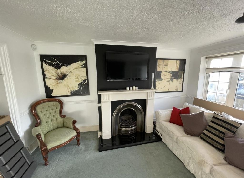 Property photo 3 of 11 Img_1067.Jpg