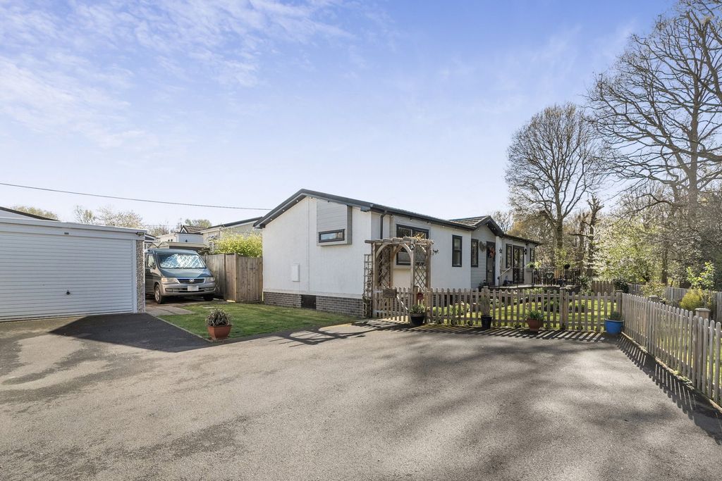Property photo 1 of 29