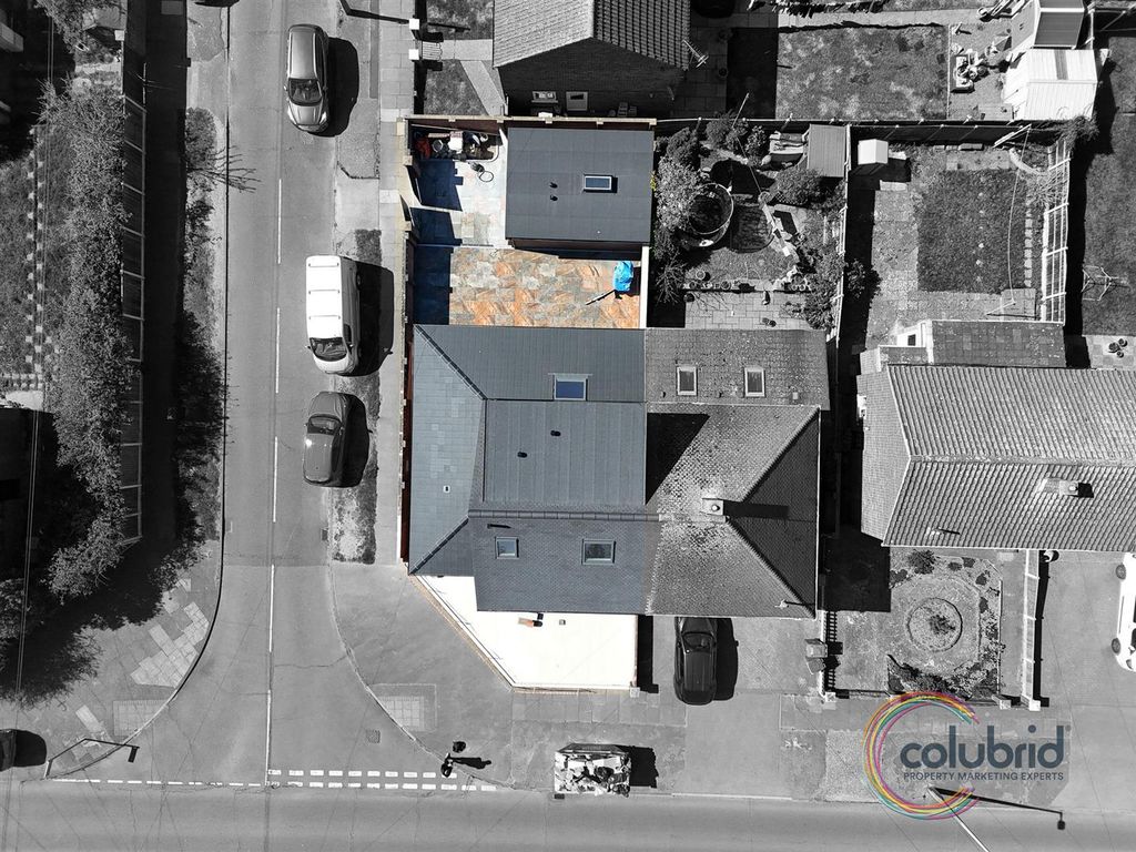 Property photo 2 of 23