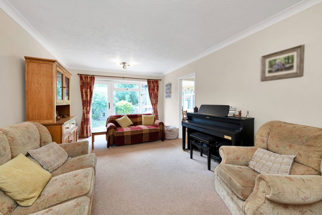 Property photo 2 of 20