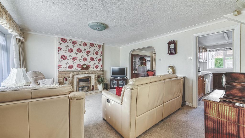 Property photo 3 of 24