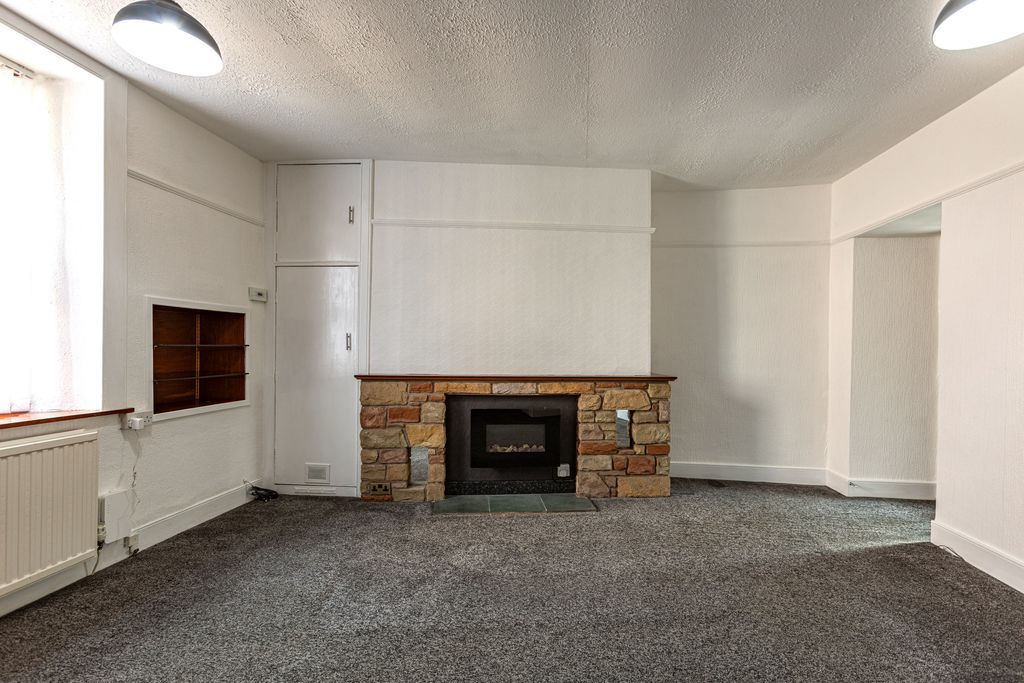 Property photo 2 of 23 Sitting Room