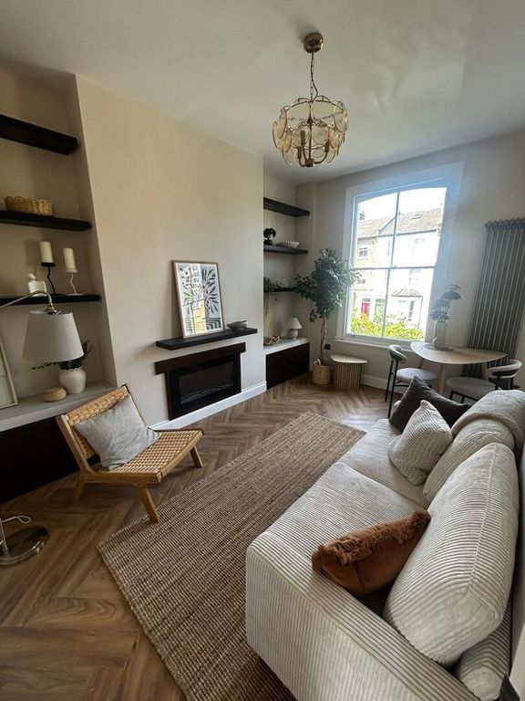 Property photo 1 of 10 Living Room