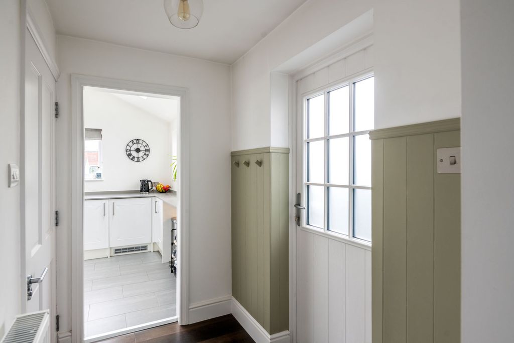 Property photo 3 of 21