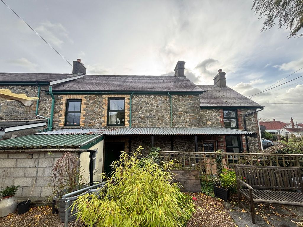 Property photo 2 of 19