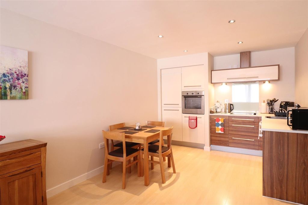 Property photo 2 of 7 Photo 02