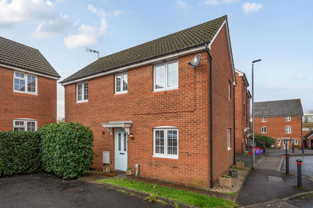 Property photo 1 of 21