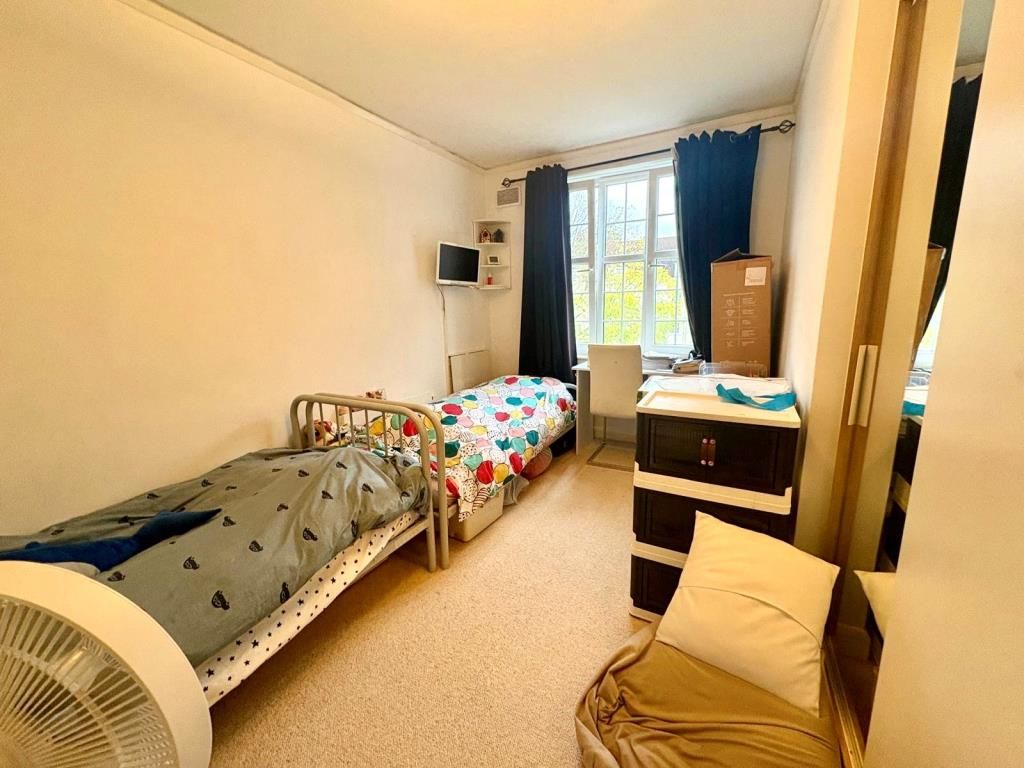 Property photo 3 of 8 Bedroom