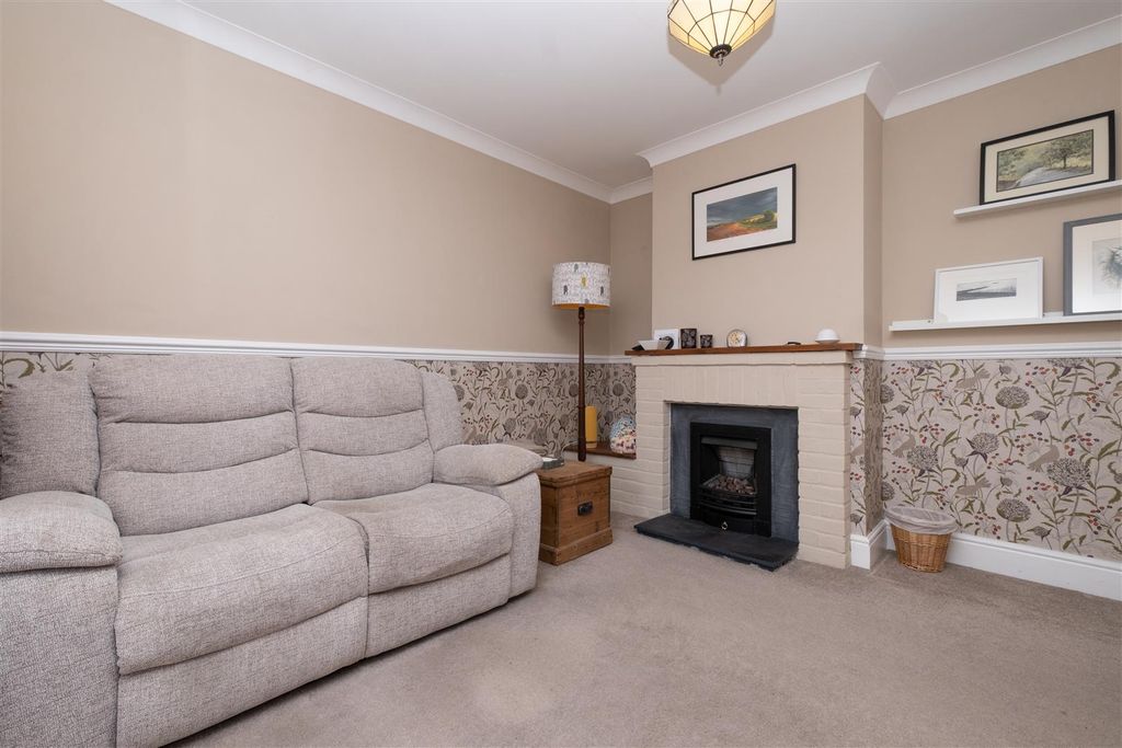 Property photo 3 of 24 Oxenden-2.Jpg