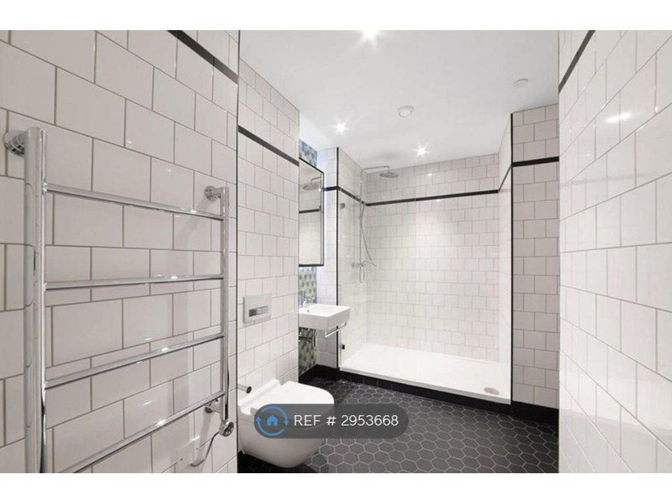Property photo 3 of 12 Bathroom