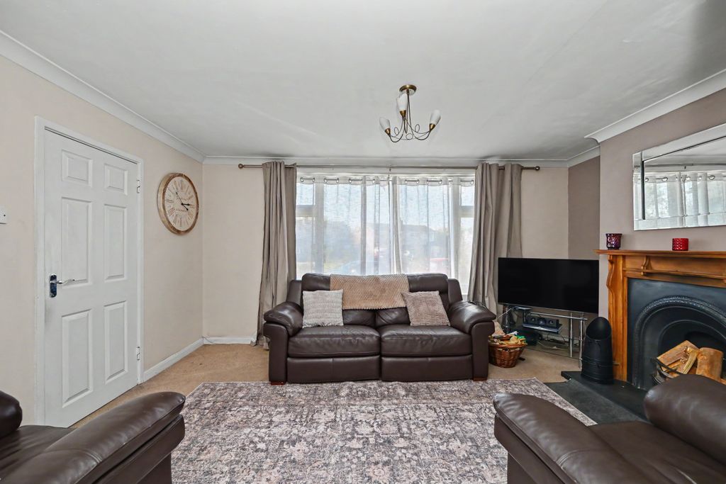 Property photo 3 of 21