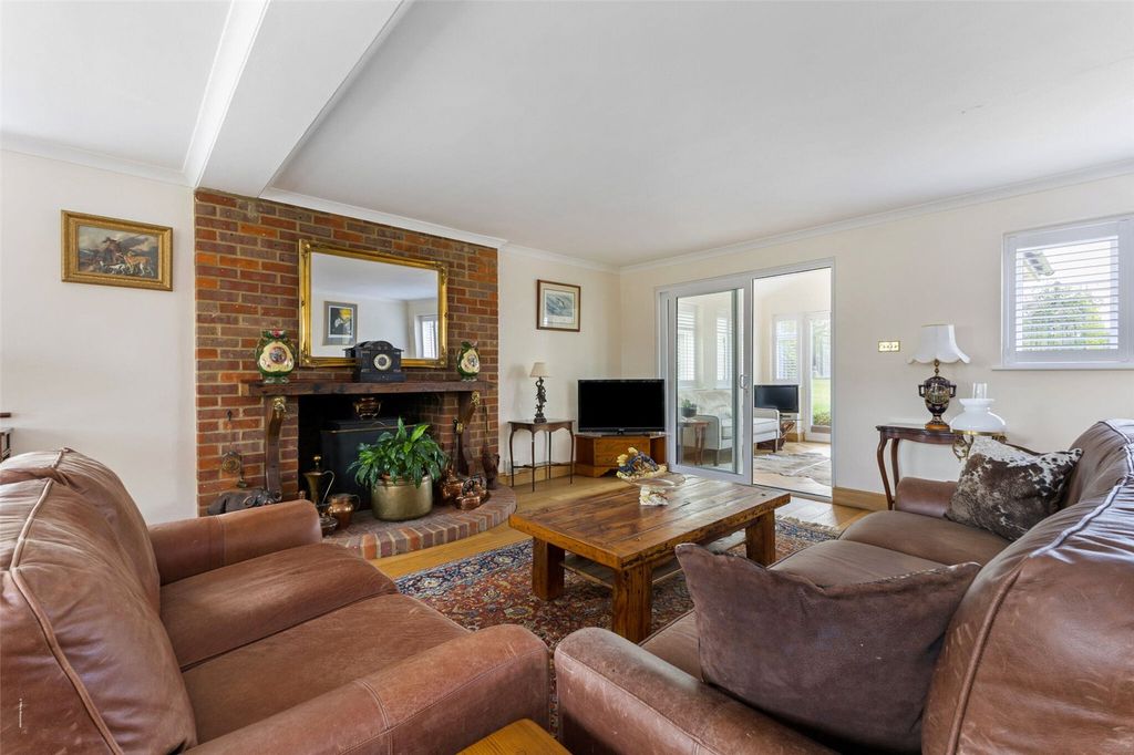 Property photo 2 of 14 Sitting Room