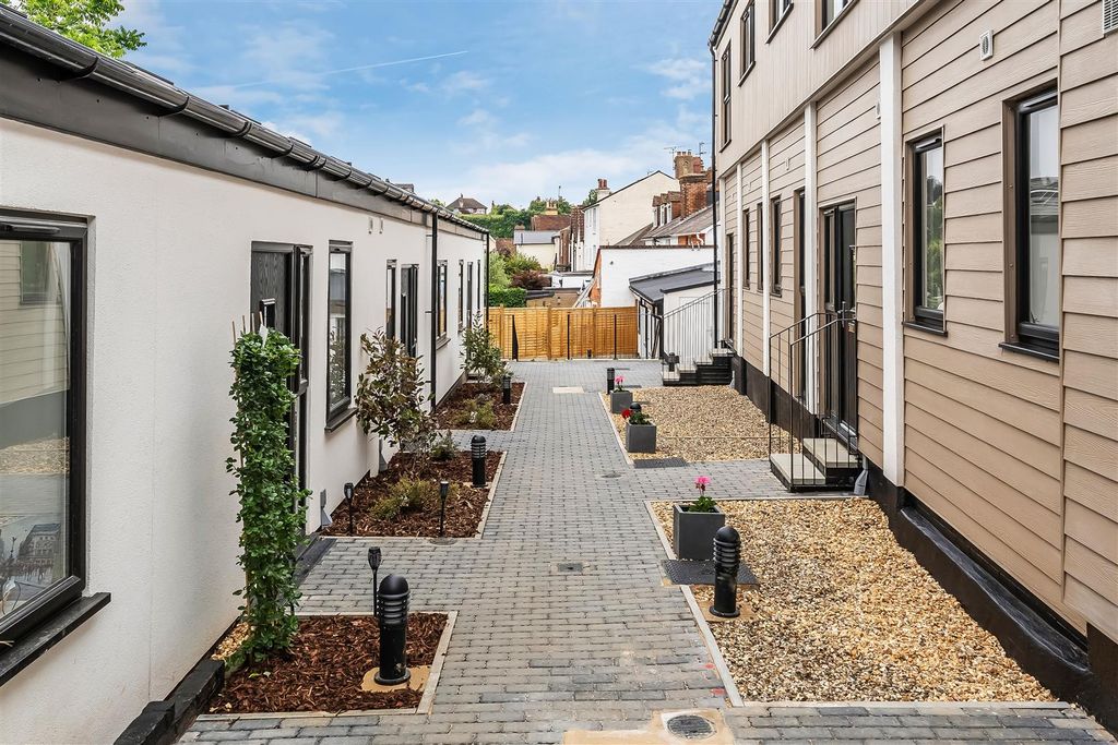 Property photo 1 of 8 Green-Yard-11.Jpg