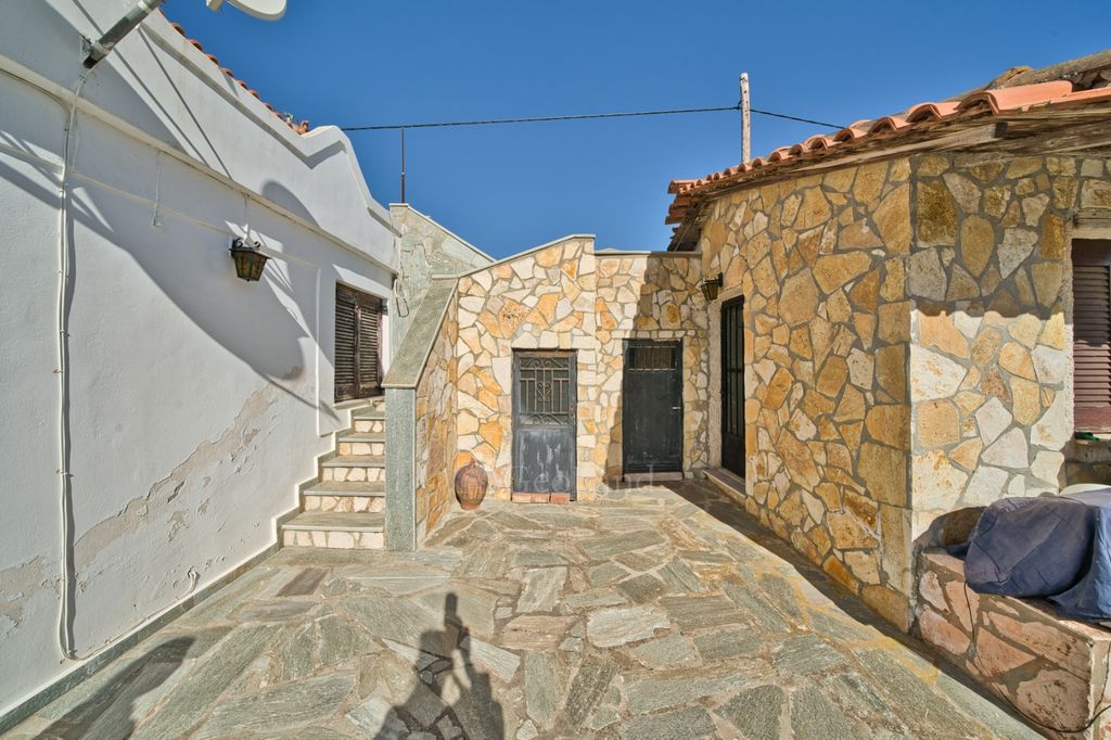 Property photo 3 of 40