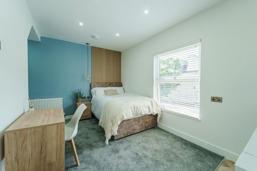 Property photo 2 of 12 R4 3