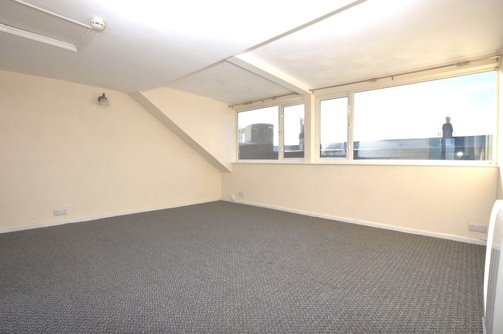 Property photo 3 of 6 Picture No. 14