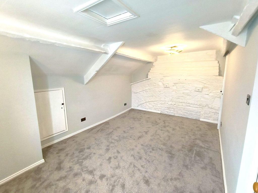 Property photo 3 of 43 Attci 1.Jpg