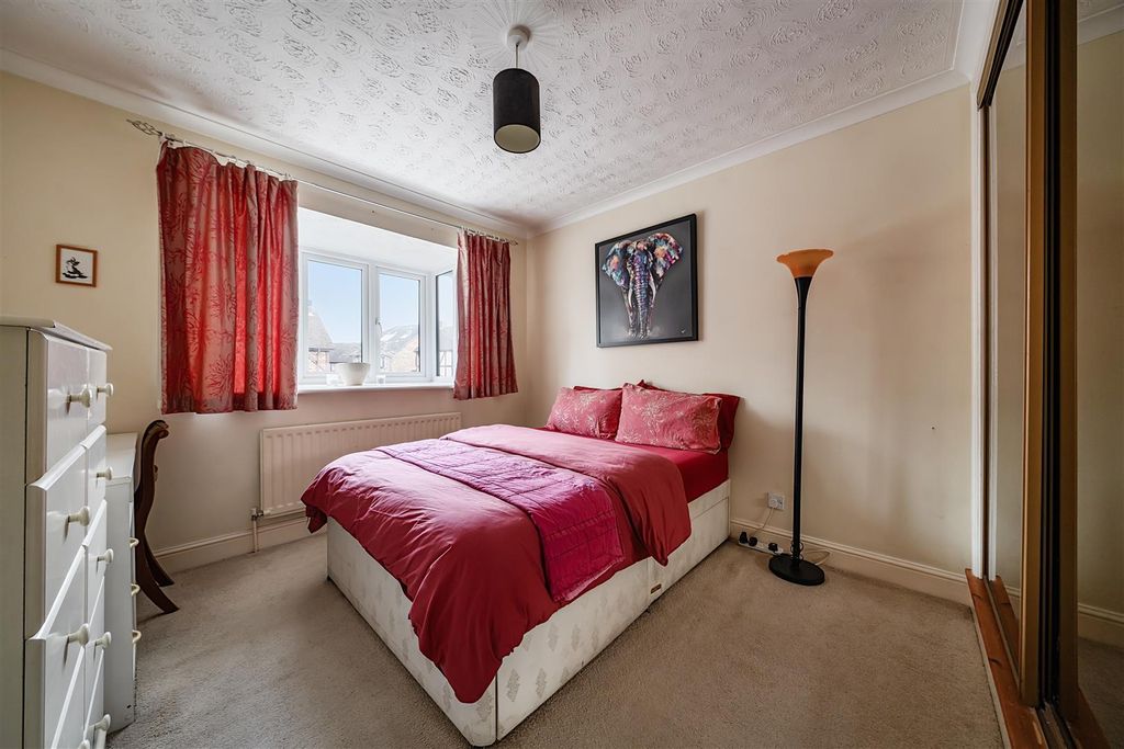 Additional image 18 of 4 bed detached house for saleShrublands Drive, Lightwater GU18