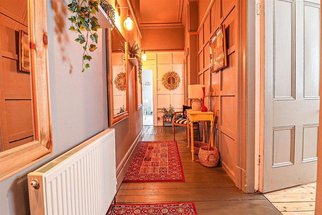 Property photo 2 of 13 4670193