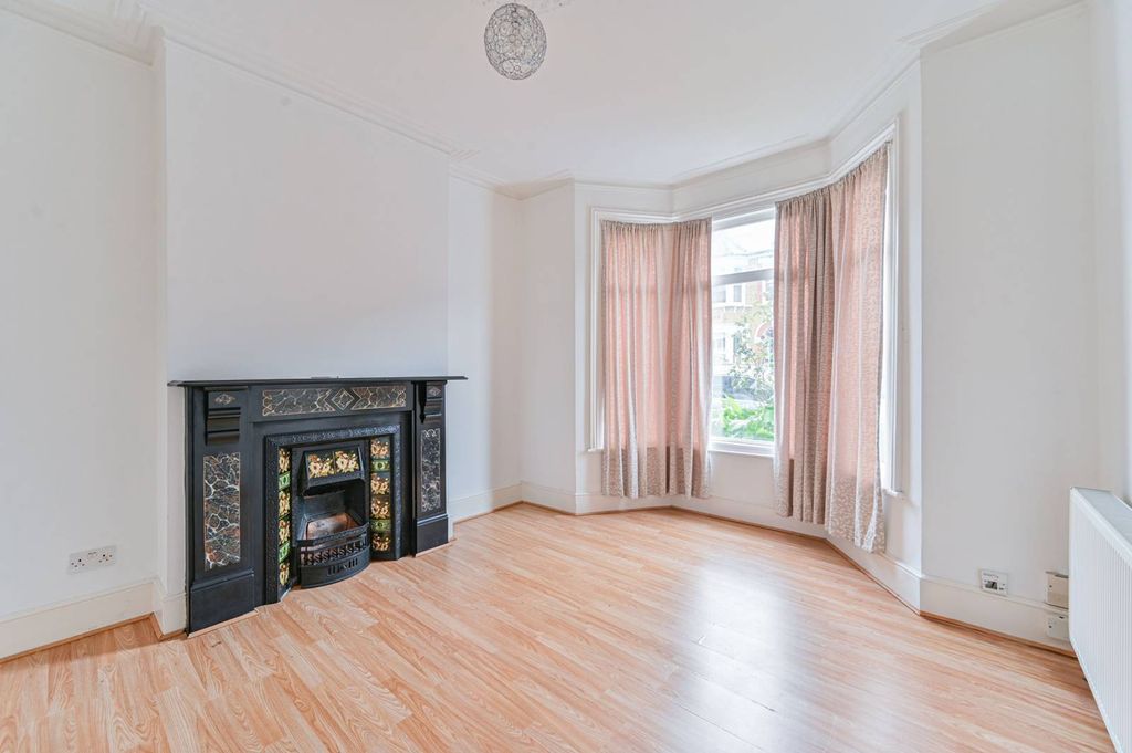 Property photo 1 of 18