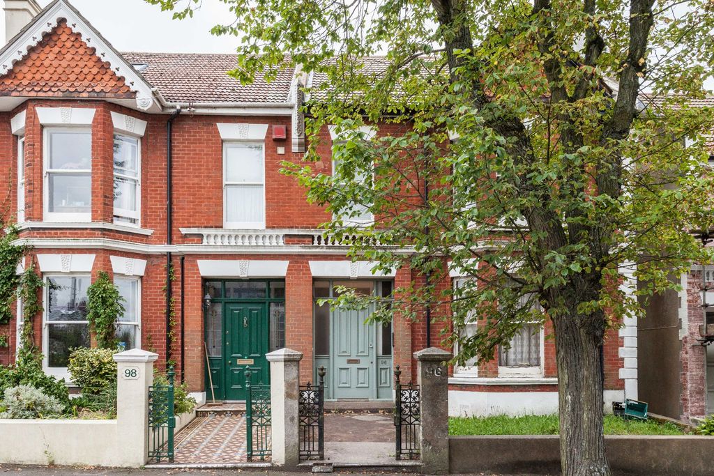 Property photo 1 of 10
