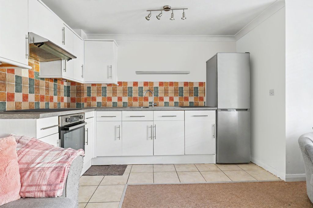 Property photo 2 of 11
