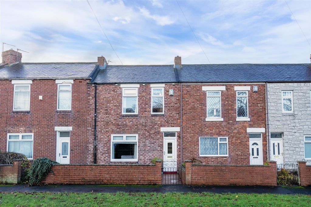 Property photo 1 of 9 External