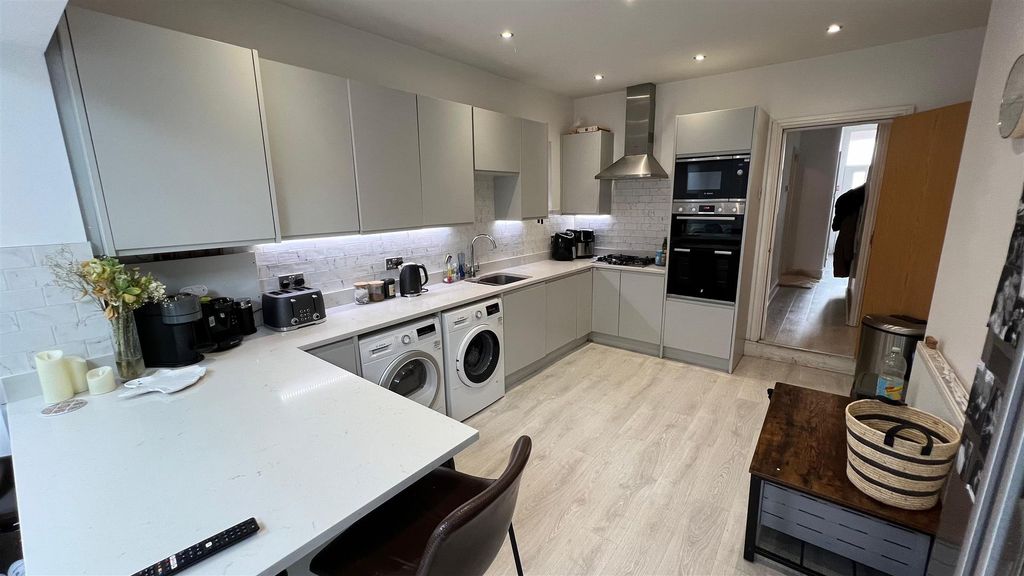 Property photo 2 of 14 Img-20241025-Wa0016.Jpg