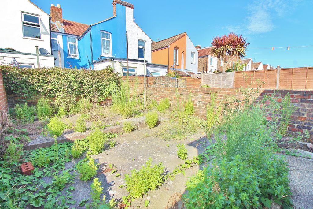 Property photo 3 of 11