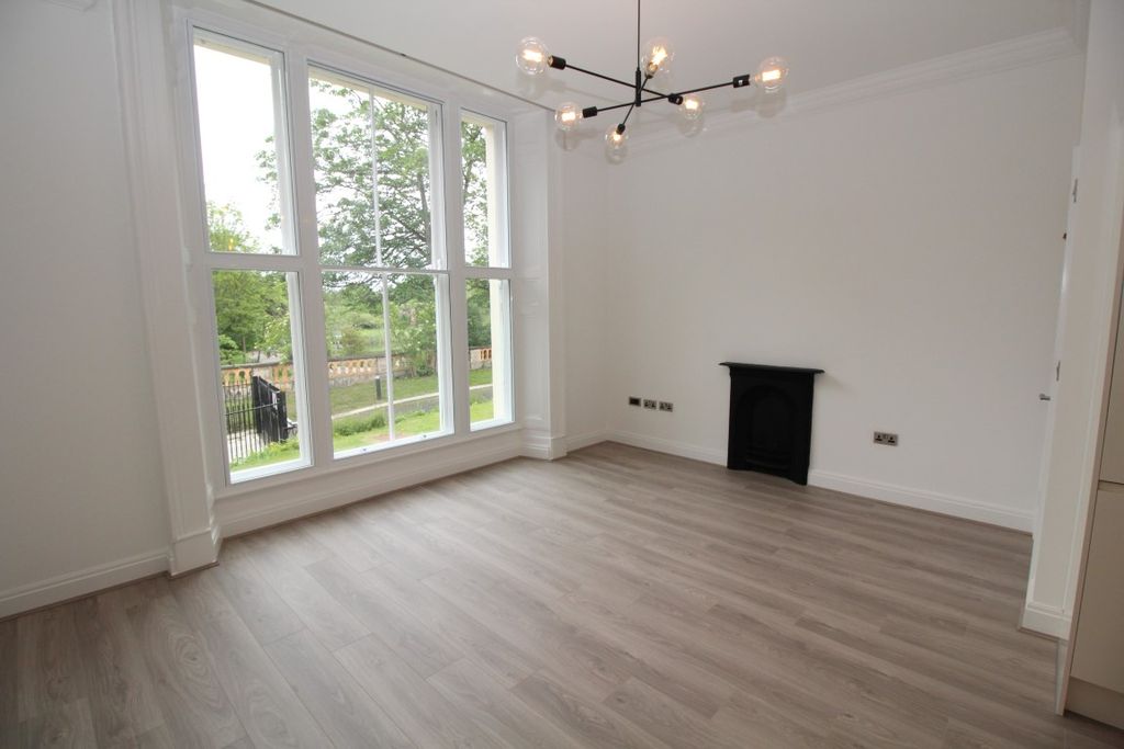 Property photo 2 of 17 Living Room