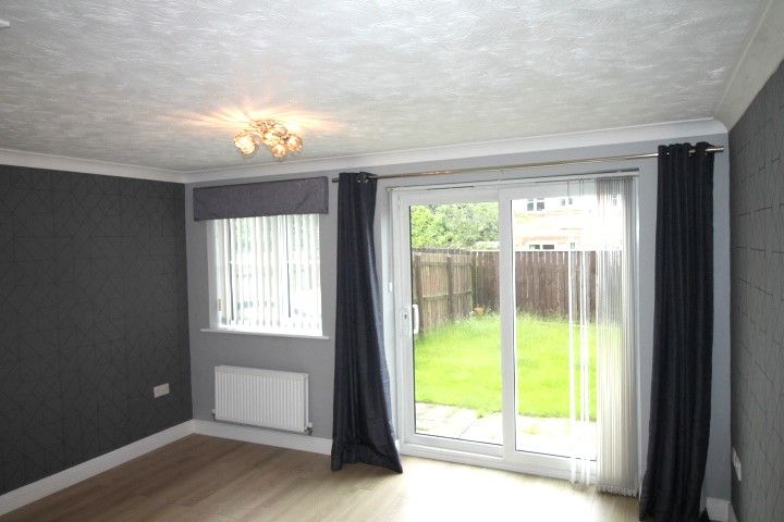 Property photo 3 of 15 Lounge