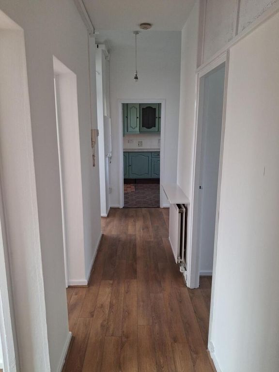 Property photo 2 of 12 Hallway