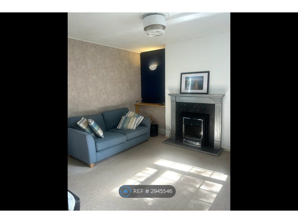 Property photo 3 of 14 Lounge Room