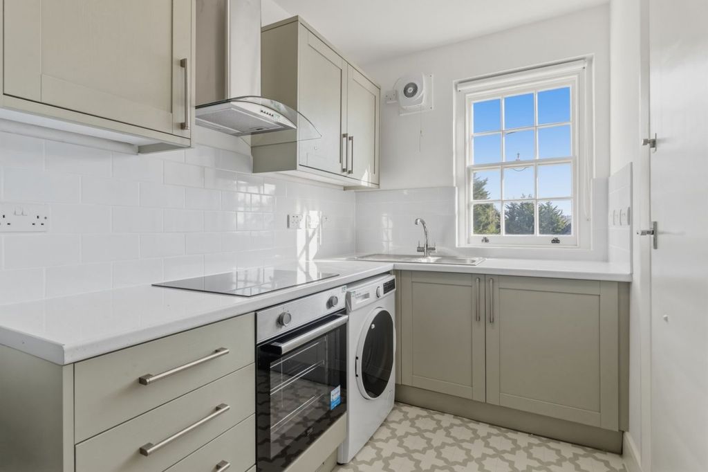 Property photo 3 of 14 Picture No. 32