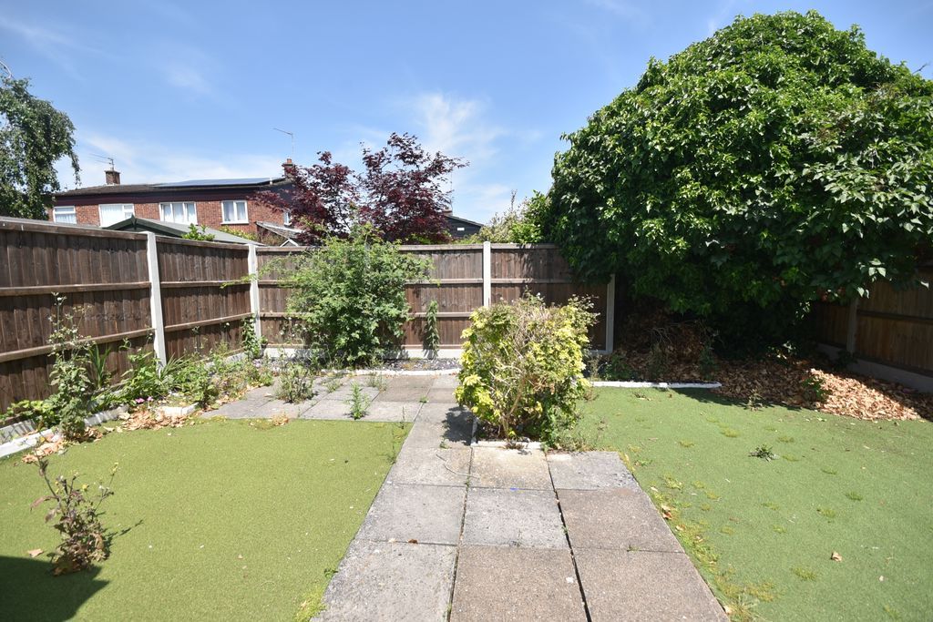 Property photo 2 of 18 Garden