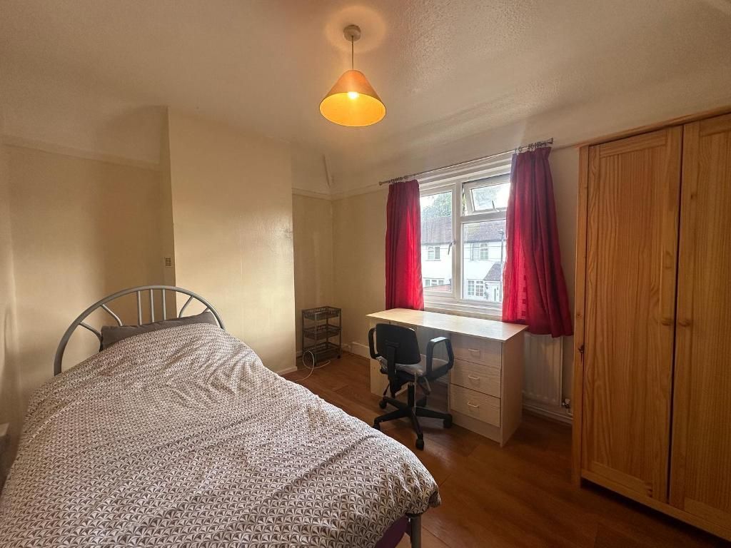 Property photo 1 of 4