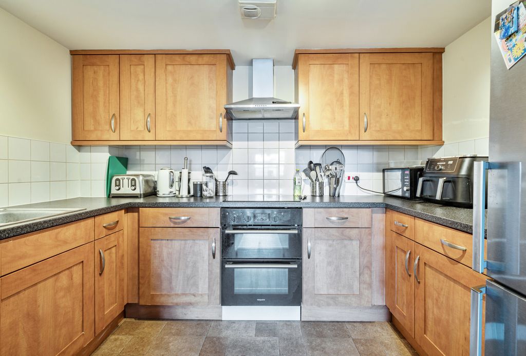 Property photo 3 of 12 1436301-13-69cc16...