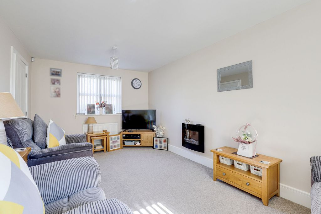 Property photo 2 of 22