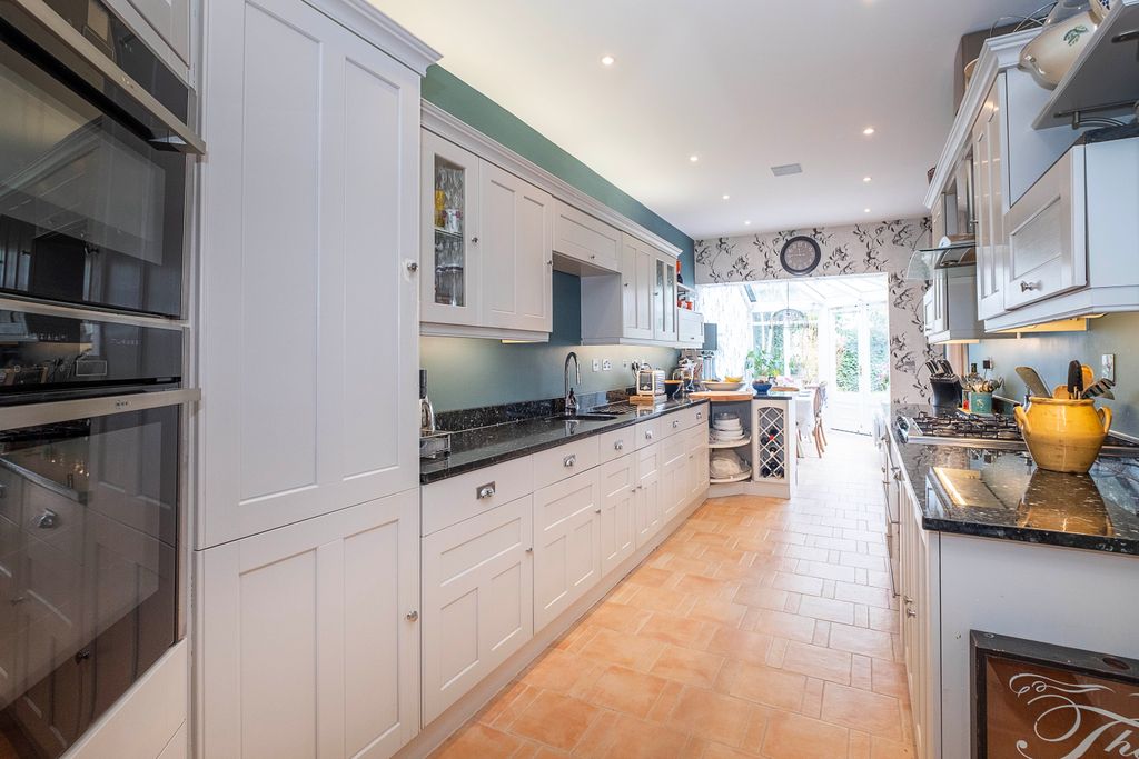 Property photo 3 of 17