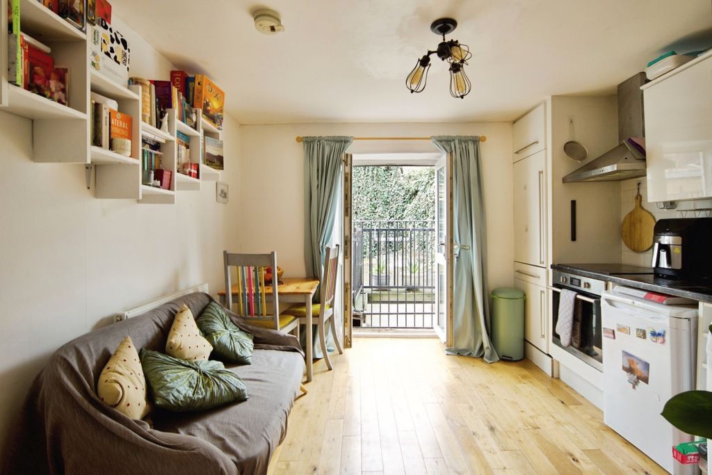 Property photo 2 of 14 Pbox-Img.Jpg