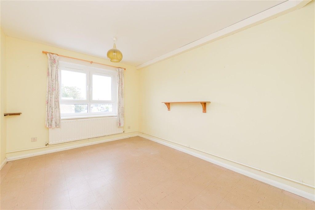 Property photo 3 of 9 Bedroom