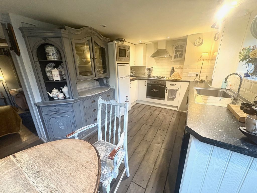 Property photo 3 of 16