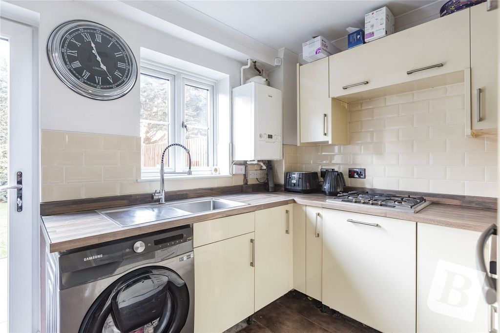 Property photo 2 of 15 Kitchen