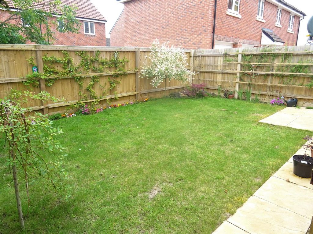 Property photo 3 of 12