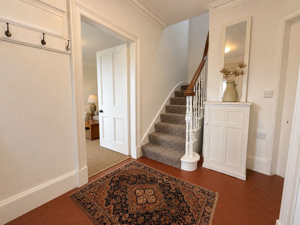 Property photo 3 of 40